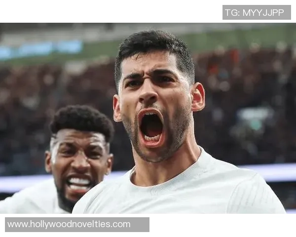 足球明星私下抽烟视频曝光引发球迷热议与争议